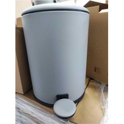 Poubelles chambre et salle...